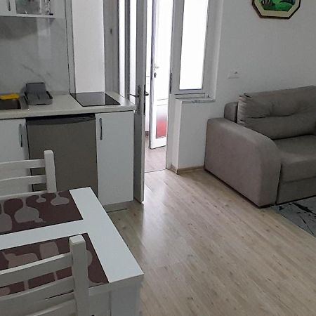 Klent Studio Apartment Pogradec Eksteriør bilde